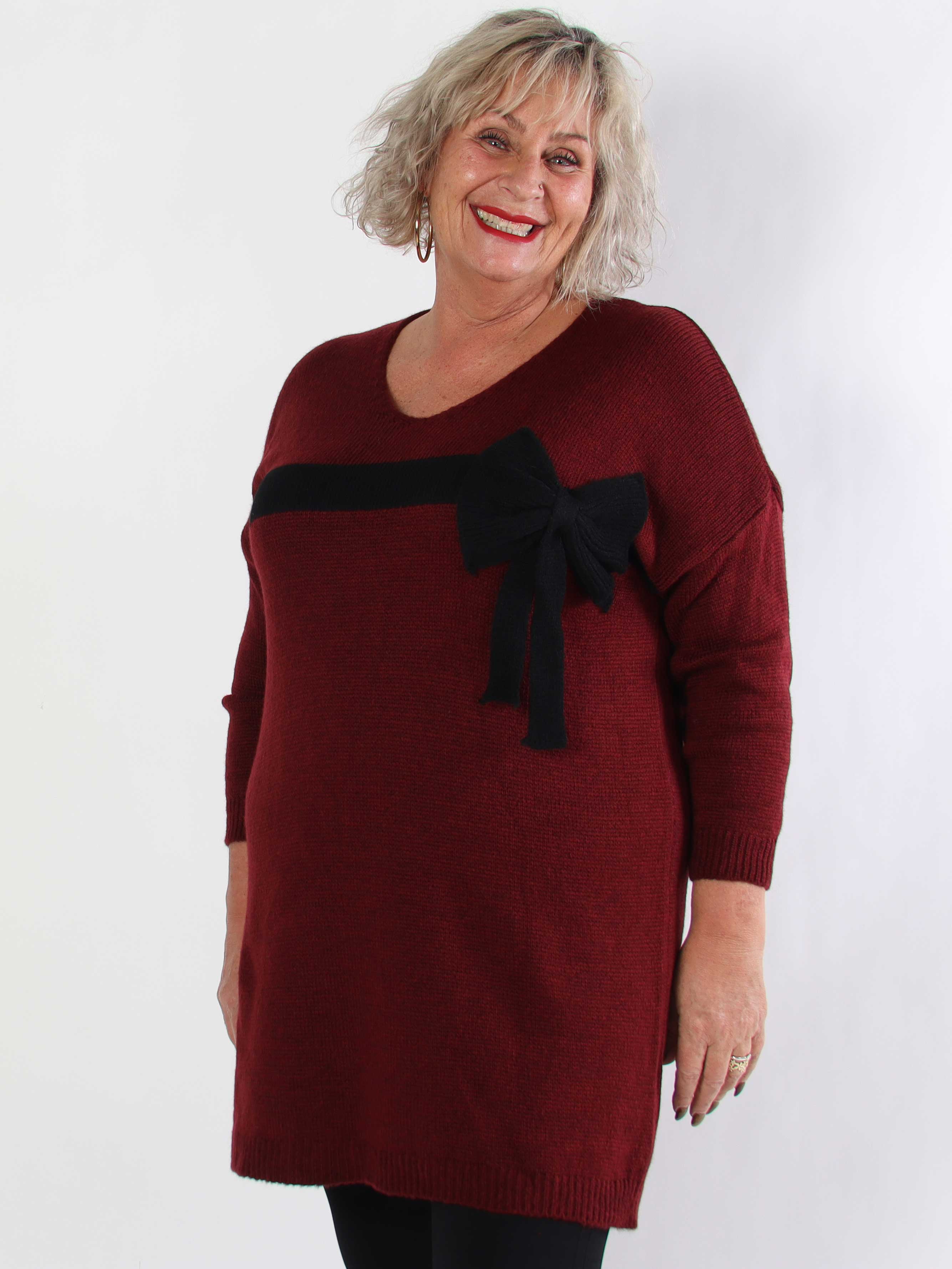 Berra - Plus size strikkjole med bånd og sløjfe